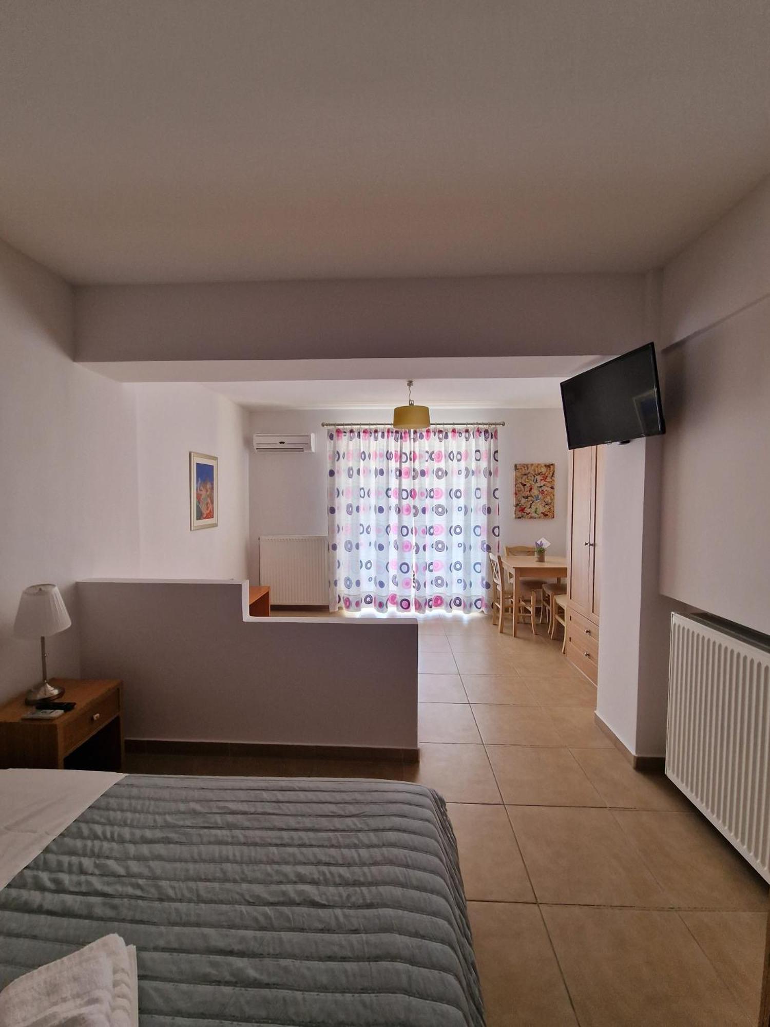 Porto Xronia Aparthotel Khrónia Exteriör bild