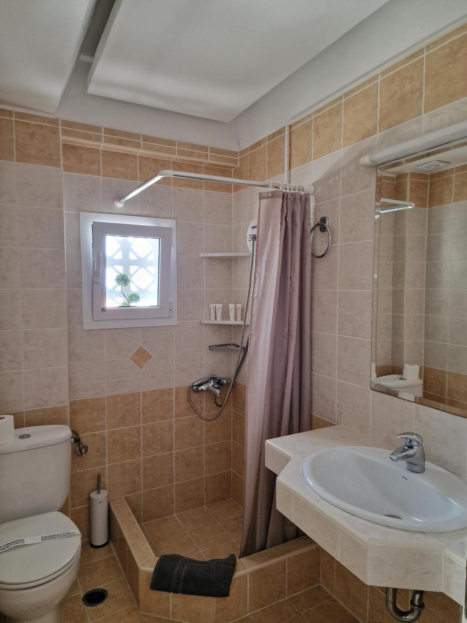Porto Xronia Aparthotel Khrónia Exteriör bild