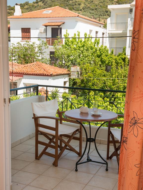 Porto Xronia Aparthotel Khrónia Exteriör bild